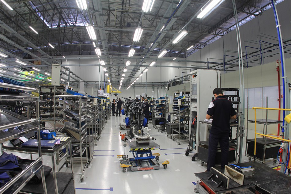 bmw_usine_motos-bresil-01