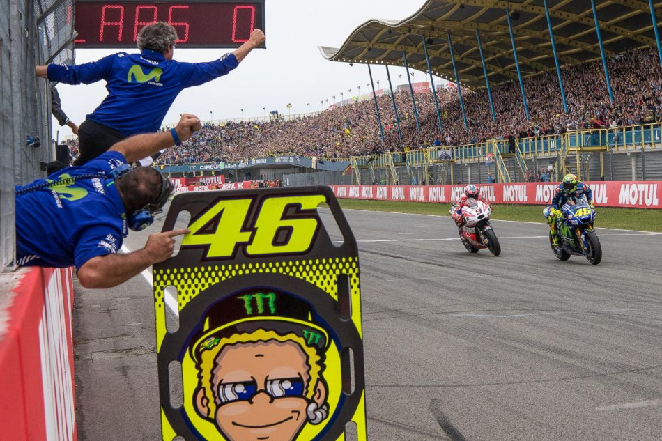 2017-MotoGP-Assen-Rossi-win