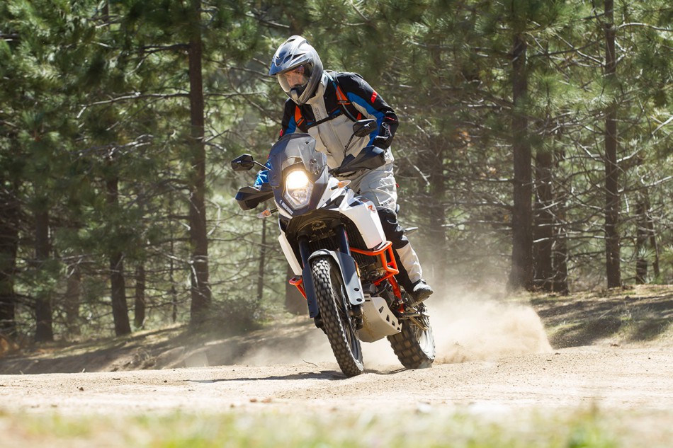 2017_KTM-1090-ADVR-12