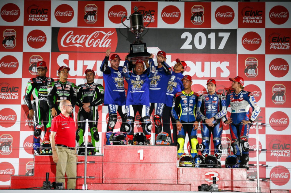 Yamaha n°21 (1er), Kawasaki n° 11 (2e), Honda n° 5 (3e)