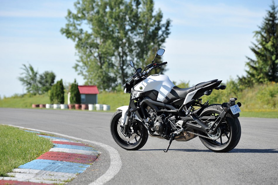 Yamaha_FZ-09_St-Eu-DC-06