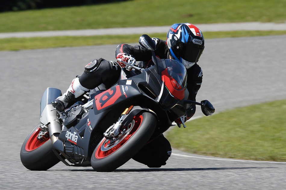 Essai Aprilia RSV-4RR 2017