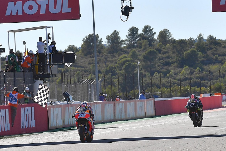 Pedrosa coiffe Zarco dans le dernier tour