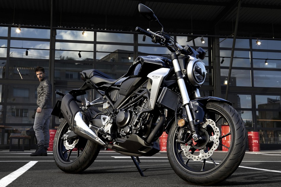 2018-Honda-CB300R-01