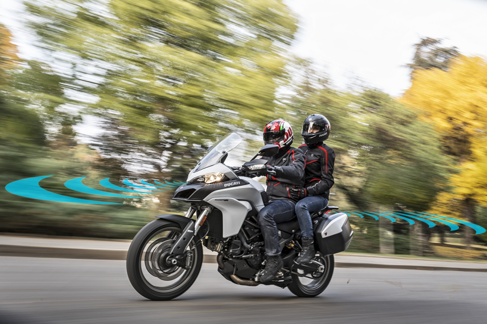 f495397124f90dd8a0926e22e7a907810cf66c00a634df780496241b95a65acf_Ducati Multistrada 950_ARAS_UC65428_High