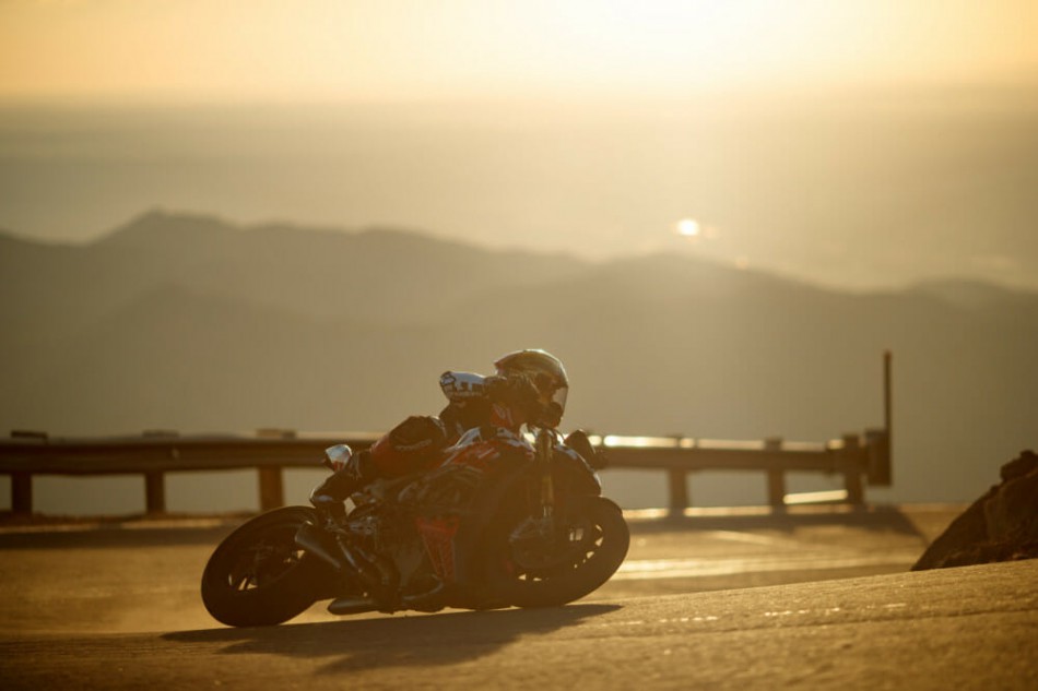 Carlin_Dunne_Pikes-Peak-2019