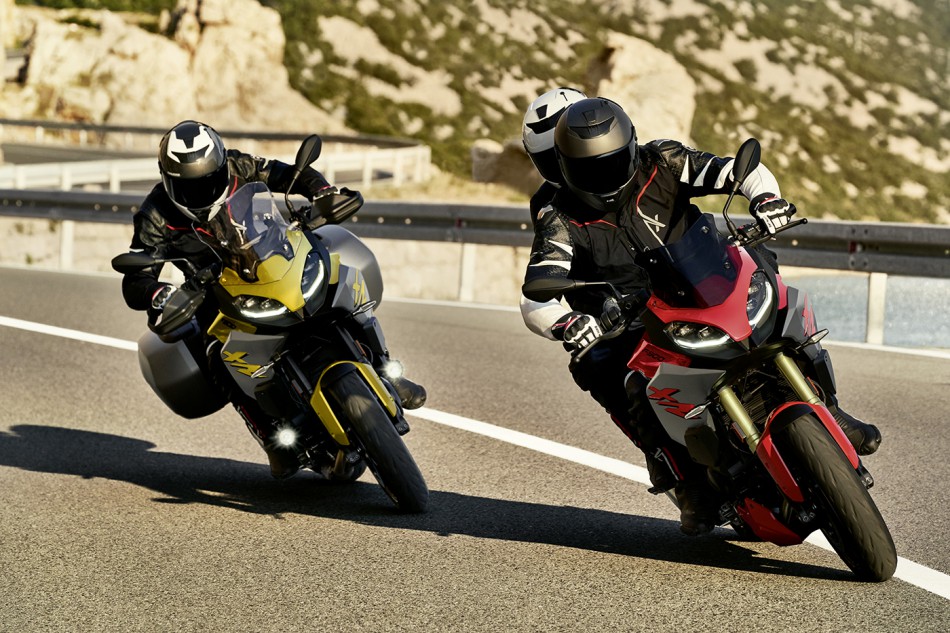 2020_BMW_F900XR-01