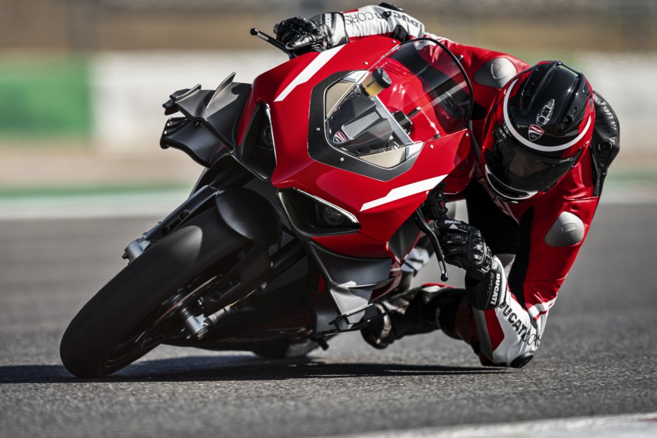 05_Ducati Superleggera V4_Action_UC145867_High