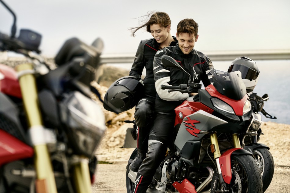 2020-BMW-XRide_Suit-08