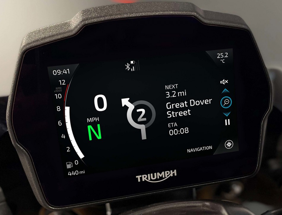 2021-Triumph-Speed-Triple-1200-RS-30