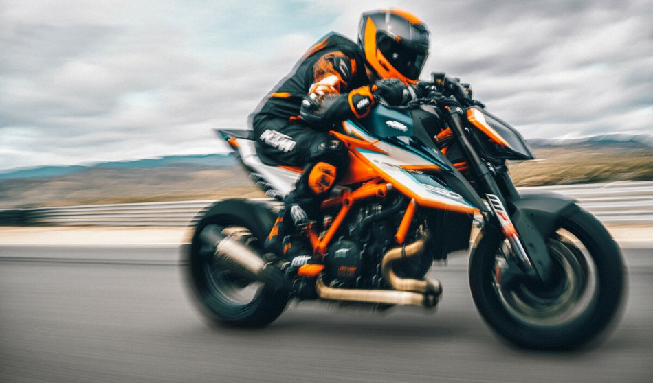 2022-KTM_1290_SUPER_DUKE_RR-01