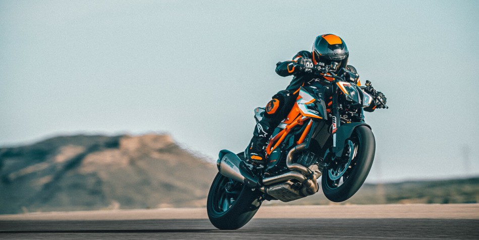 2022-KTM_1290_SUPER_DUKE_RR-03