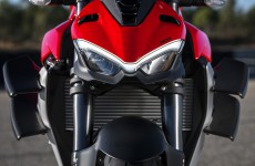 2022-Ducati-Streetfighter_V2-26
