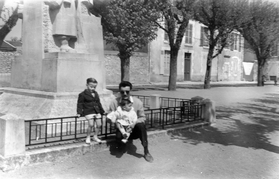 Avec ma père et mon jeune frère Marc, à Mer, 1962