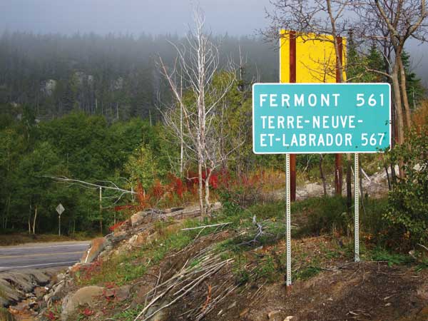 La route 389 qui passe par les stations hydroélectiques Manic 2 et Manic 5 mène également à Fermont ou à Terre-Neuve.