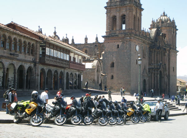 Pause touristique à Cuzco, la capitale de l'ancien royaume Inca.