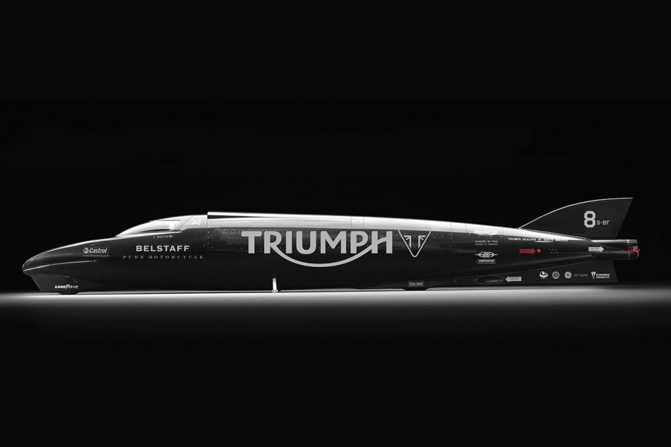 Triumph-Rocket_Streamliner-Guy_Martin-01
