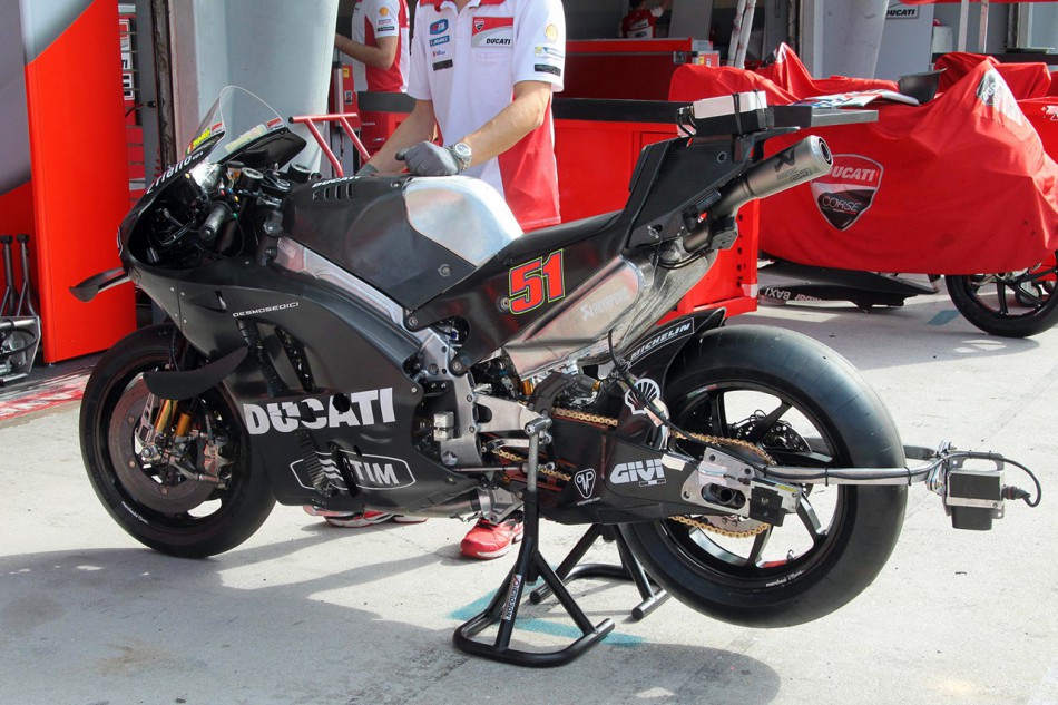 La Ducati GP16 de Pirro