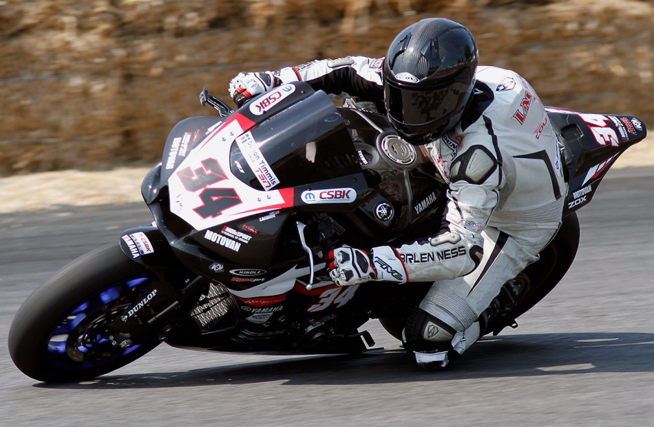 Kevin Lacombe qui effectue un retour à la compétition après plusieurs années à la retraite termine au pied du podium sur sa Yamaha R1S