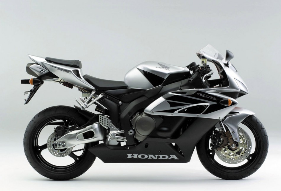2004_Honda-CBR1000RR-1
