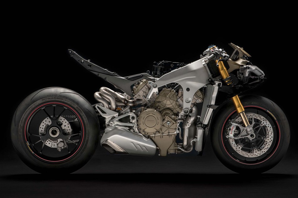 2018-Ducati-Panigale-V4-naked-no-fairings-01