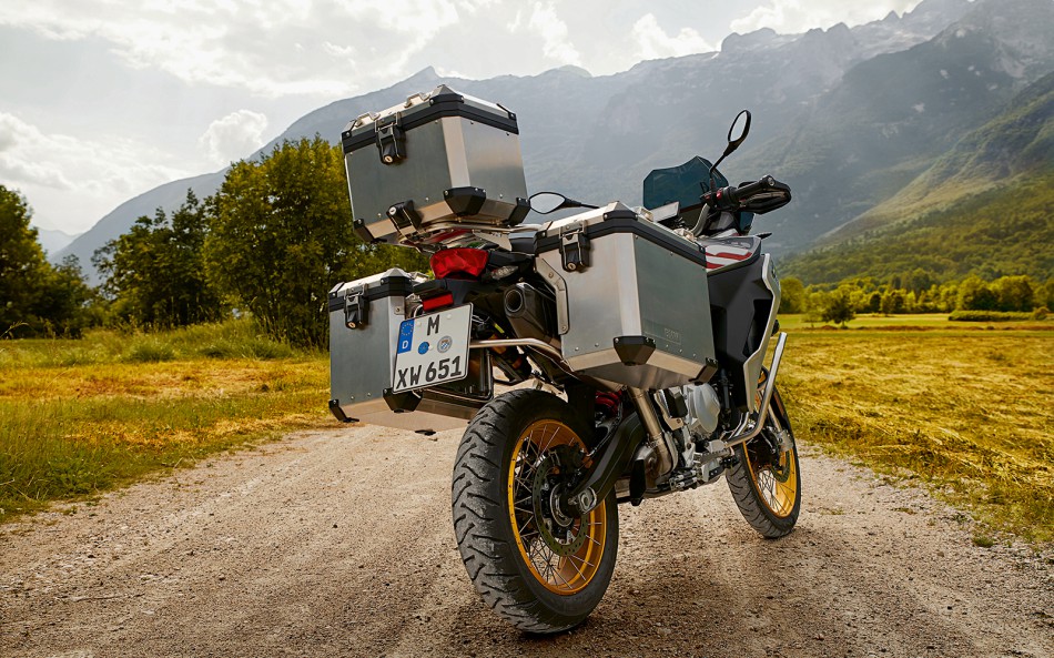 2019-BMW-F850GSA-02