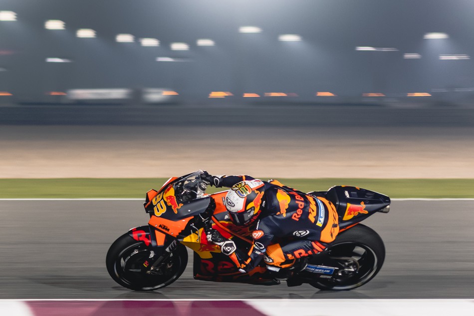 08-MotoGP-Doha-02-binder