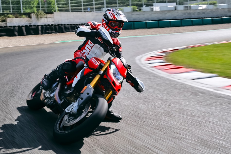 06-Ducati_Hypermotard_950_SP_2022