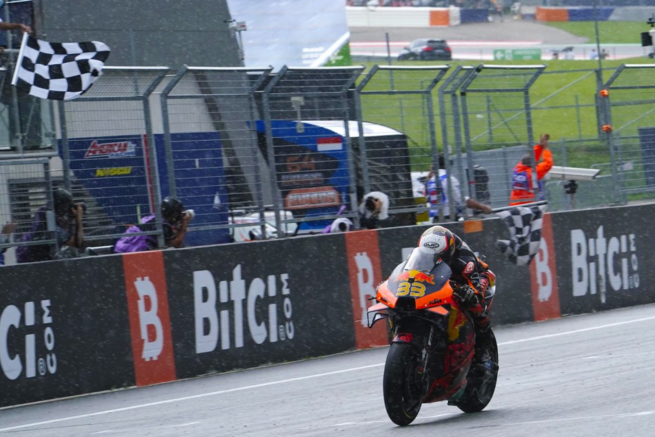 Victoire inattendue de Brad Binder sur la KTM RC16