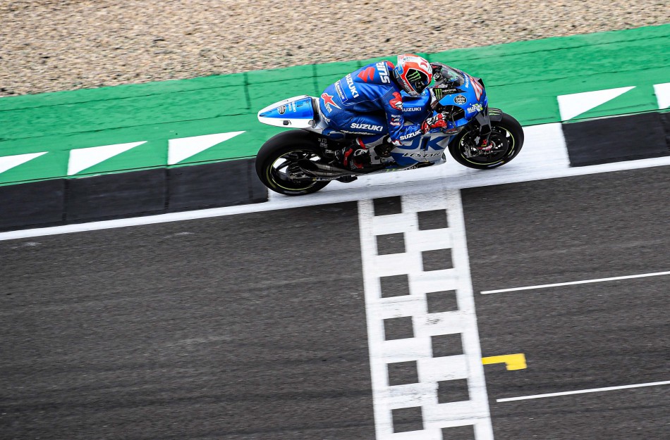 Belle course d'Alex Rins qui termine deuxième derrière Quartararo...