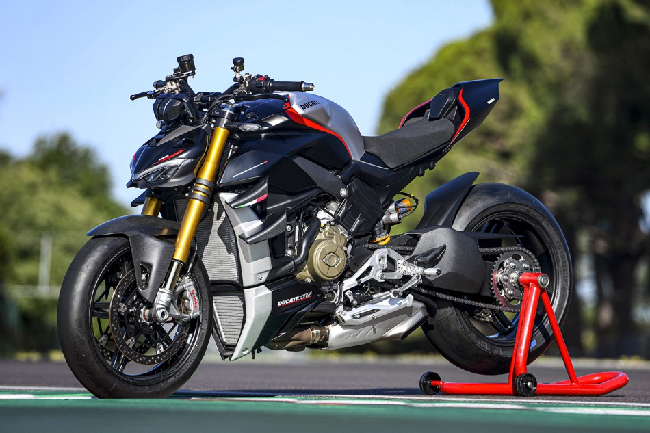 2022_Ducati_Streetfighter_V4_SP-02