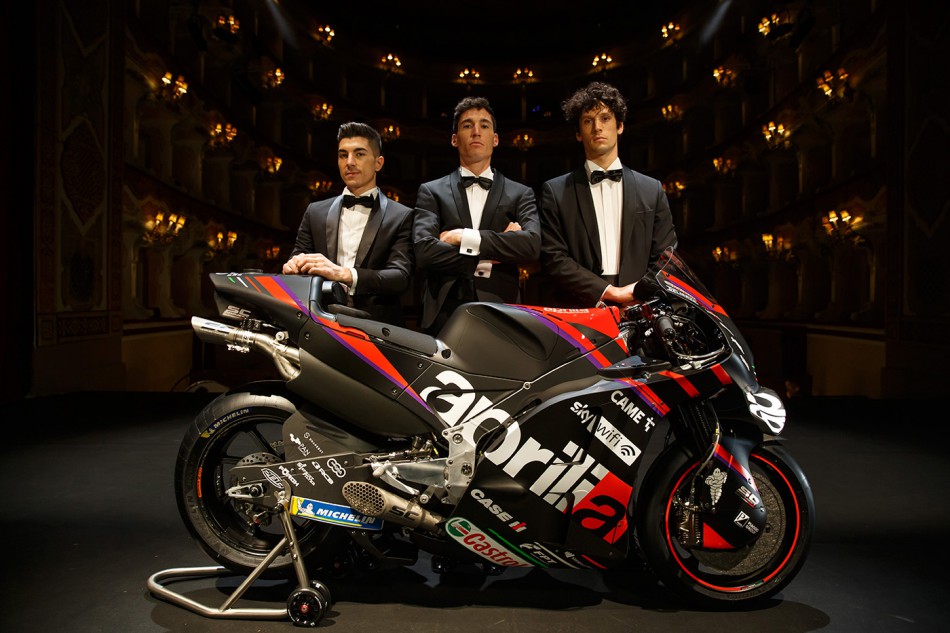 2022-Aprilia-Racing-Team-MotoGP-00a